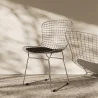 Cadeira de Jantar em Aço – Design de Grade com Almofada – Lived image 7